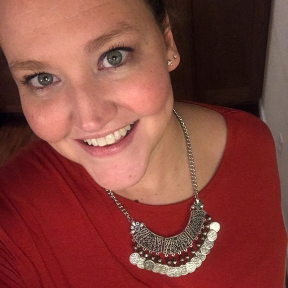 Meet your Posher, Melissa - Picture 2 of 2